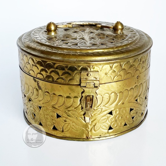 Vintage Trinket Box Pierced Incense Burner Hollow Brass Metal Made in India - Picture 3 of 14